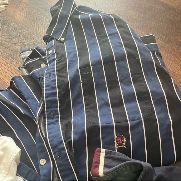 Lot of 3 Long Sleeve Men’s Button Down Tommy Hilfiger Shirts Size XL - Picture 4 of 8